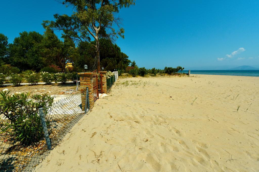 Antonia Beachfront Villa Лефкими Экстерьер фото